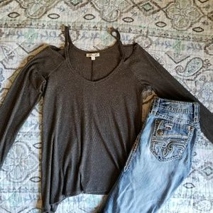 Cold shoulder top